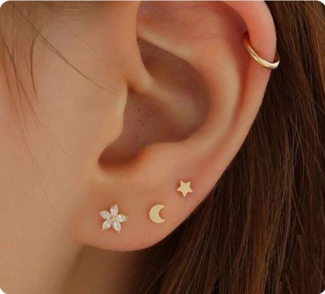 Cute jewelry Ušný Piercing, Minimalist Ear Piercings, Unique Ear Piercings, Ear Peircings, Ear Piercings Chart, Piercing Chart, Helix Piercings, Cool Ear Piercings, Pretty Ear Piercings