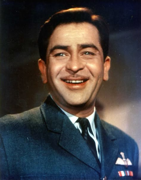 #RajKapoor in film  #Sangam India Actor, Shashi Kapoor, Raj Kapoor, Old Film Stars, Damien Chazelle, Indian Legends, Legendary Pictures, File Manager, Bollywood Pictures