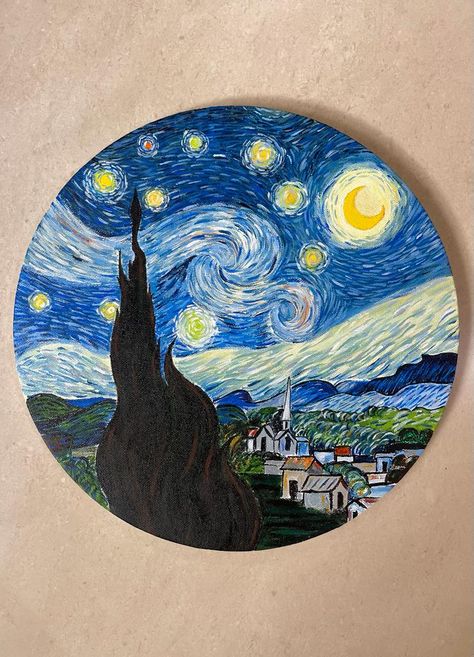 Small Circle Painting Ideas, Starry Night Canvas Painting, How To Paint Starry Night, Painting Ideas Circle Canvas, Circle Canvas Ideas, Drawing On Plates, Circular Painting Ideas, Painting Ideas On Circle Canvas, Starry Night Circle