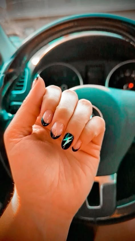 Cute Nails Western Simple, French Tip Nails With Lightning Bolt, Country Concert Acrylic Nails, Cute Gel Polish Nail Ideas, Cute Country Acrylic Nails, Western Nail Ideas Almond Shape, Koe Wetzel Nail Ideas, Simple Country Nail Ideas, Black And Turquoise Nail Designs