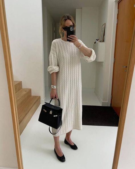 The Cable Knit Dress Trend Is Taking Over for Winter | Who What Wear UK Ballet Flats Outfit, Loose Knitwear, Cute Thanksgiving Outfits, What To Wear Fall, Cable Knit Dress, Thanksgiving Outfit Women, Sweater Dress Outfit, Outfit Trends, Maxi Knit Dress