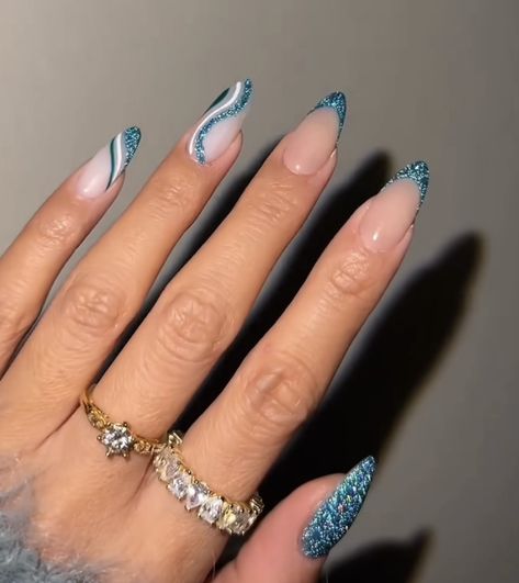 Athestic Nails, Sparkly Nails Acrylic, Sparkly Nail Designs, Plain Nails, Nails Design With Rhinestones, Nail Designs Glitter, Festival Nails, Sparkly Nails, Gel Nail Designs