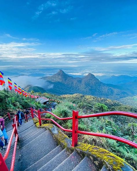 Sri Lanka Photography, Adam's Peak, Cartoons Dp, Sri Lanka Travel, Outdoor Photoshoot, Magic Art, Travel Life, Sri Lanka, Tourism