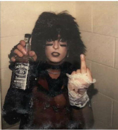 Nikki Sixx Pfp, Motley Crue Pfp, Motley Crue Nikki Sixx, Emo Pictures, Shout At The Devil, Terror Twins, Vince Neil, Rockstar Bf, Motley Crüe