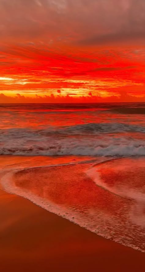 Orange Red Wallpaper Aesthetic, Red Aesthetic Sunset, Sunset Red Aesthetic, Red Ocean Wallpaper, Red Yellow Background Aesthetic, Beach Red Aesthetic, Red Background Aesthetic Vintage, Red Orange Aesthetic Wallpaper, Red Ocean Aesthetic