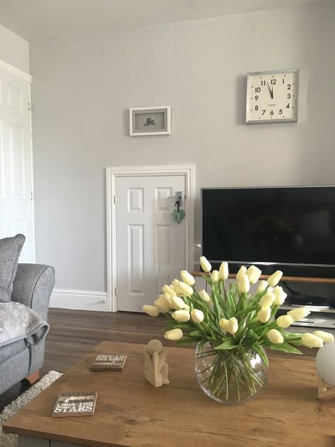 Dulux Polished Pebble Dulux Polished Pebble Living Rooms, Polished Pebble Dulux Paint Living Room, Dulux Polished Pebble Hallway, Polished Pebble Dulux Paint Bedroom, Dulux Paint Colours Grey, Dulux Paint Colours Living Room, Snug Office, Dulux Polished Pebble, Dulux Grey