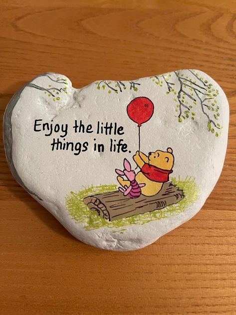 Wall Art Tutorial, Pooh And Piglet, Painted Rock Animals, Diy Rock Art, Stone Art Painting, Painted Rocks Kids, The Little Things In Life, Painted Rocks Craft, Little Things In Life