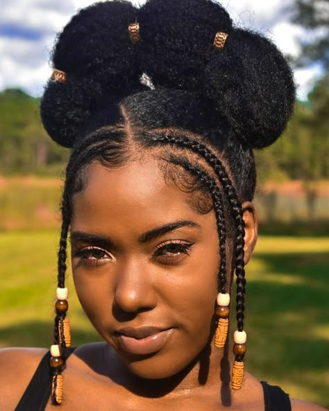 23 Beauties Rocking Inspiring Natural Hairstyles Natural Hairstyles For Events, Bhm Photoshoot, Elegant Black Hairstyles, Ghanaian Hairstyles, Oc Creation, Hairstyle References, Cabello Afro Natural, Natural Hair Moisturizer, Afro Natural