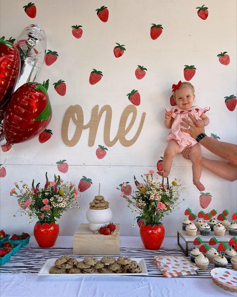 We had a little party to celebrate Bonnie's first birthday from a couple weeks ago. I think from her face that she loved it and we definitely all had the best time as well. I love to see her and all my kids so happy and enjoy showering them with love on their special days! | birthday, one year old, mom life, motherhood, kids, cute, party, celebration Baby Birthday Outfit, Berry 1st Birthday, Baby First Birthday Themes, Baby Birthday Themes, Berry First Birthday, One Year Birthday, 1st Birthday Party Decorations, 1st Birthday Party Themes, Strawberry Party