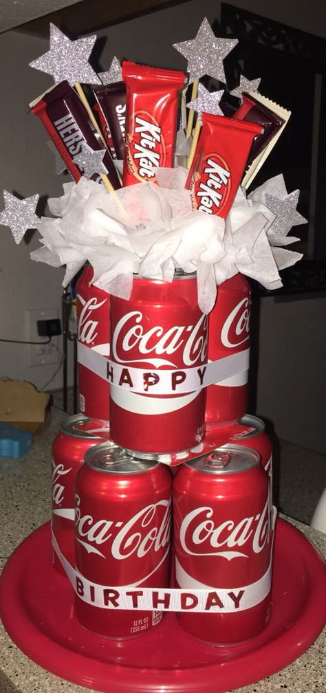 I made this soda can cake for my boss's birthday. Quick and easy diy gift Soda Can Cake, Soda Can Cakes, Can Cakes, Coke Gifts, Coca Cola Party, Soda Cake, Boss Birthday Gift, Boss Christmas, Cake In A Can