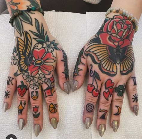 Mrs Tattoo, Traditional Hand Tattoo, Trad Tattoos, Tattoos 2023, Butterfly Hand Tattoo, Skull Hand Tattoo, Traditional Tattoo Inspiration, Knuckle Tattoos, Finger Tats