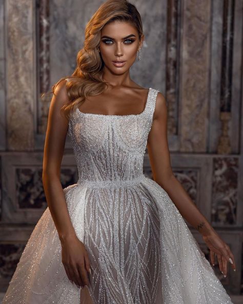 Sima Couture Paris®️ on Instagram: “Our gorgeous HANNA gown from our 2022. available in all our stores … check our retailer next to you www.simacouture.com Photographer…” Square Neck Wedding Dresses, Sparkly Mermaid Dress, Sima Couture, Wedding Dresses Sparkly, Wedding Dress With Detachable Train, Square Neck Wedding Dress, Dress With Detachable Train, Miss Puerto Rico, Braided Updos