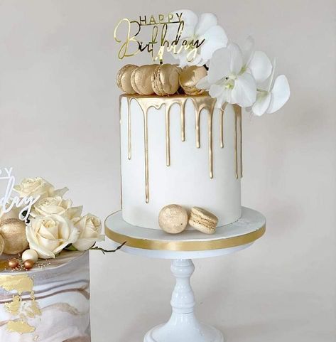 White And Gold 40th Birthday Cake, 18th Birthday Cake White, White And Gold Drip Cake, White 21st Birthday Cake, White And Gold Cake Ideas, Two Tier Cake Birthday, White And Golden Cake, Torte Gold, Gold Theme Cake