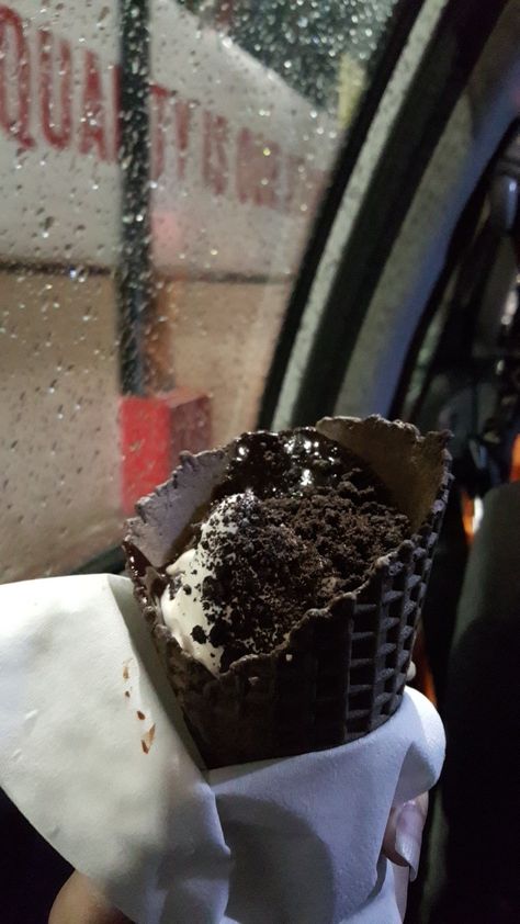 Mc Donald's oreo ice cream aesthetic
Rainy night 💓 Ice Cream Aesthetic Snapchat, Night Ice Cream Snap, Ice Cream Aesthetic Night, Rainy Night Aesthetic, Mc Cafe, Mc Flurry, Mcdonalds Ice Cream, Random Aesthetic Pics, Chocolate Tumblr