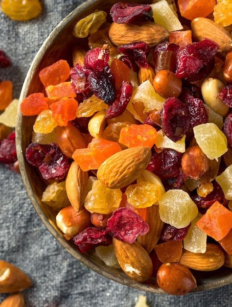 A Guide to Dried Fruits: Varieties, Tips, and Recipes - The Vegan Atlas Best Dried Fruit, High Energy Snacks, Dried Peaches, Dried Fruit Snacks, Dried Fruit Mix, Fruit Compote, Dehydrated Fruit, Vegan Yogurt, Energy Snacks