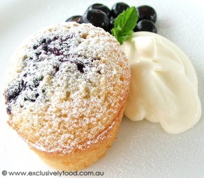 Friands Recipe, Cakes Slices, Small Cakes, Blueberry Recipes, Little Cakes, Blueberry Muffins, Almond Cakes, Party Desserts, Perfect Breakfast