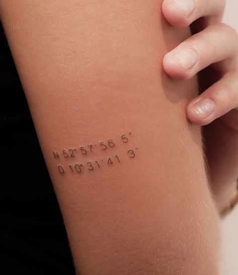 Simple Tattoo With Meaning, Tricep Tattoos, Coordinates Tattoo, Tiny Tattoos For Women, Small Tattoos With Meaning, Small Tattoos Simple, Latest Tattoos, Tattoo Arm, Discreet Tattoos