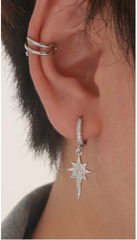 Guys With Nose Piercings, Full Ear Piercings, Guys Ear Piercings, Emo Jewelry, Men's Piercings, Masculine Jewelry, Dagger Earrings, Piercing Inspo, Earrings For Men