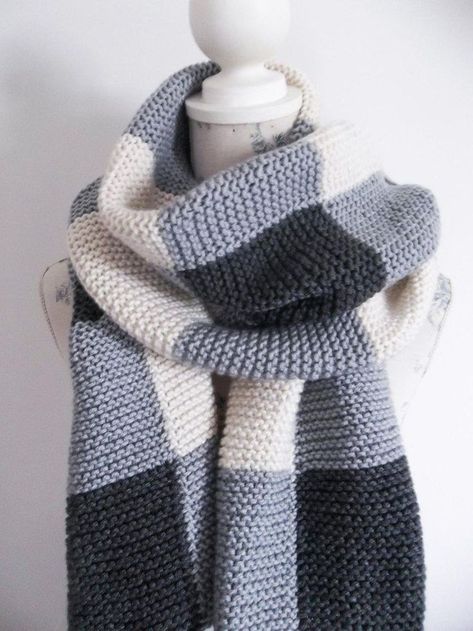 crochet scarf ideas - DIY crochet patterns ideas - new scarf crochet project Super Scarf, Scarf Knitting Pattern, Intarsia Knitting, Cowl Knitting Pattern, Retro Room, Christmas Knitting Patterns, Scarf Knitting, Checked Scarf, Cowl Pattern