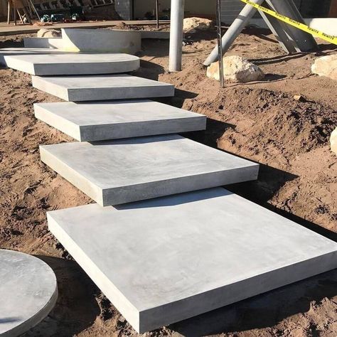 How To Build Floating Outdoor Steps - Engineering Discoveries Concrete Path, Garden Stairs, Exterior Stairs, Concrete Stairs, Outdoor Steps, Floating Stairs, Garden Steps, Outdoor Stairs, Concrete Steps