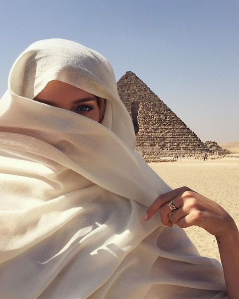 Egypt Outfits, Egypt Trip, Egypt Aesthetic, Photo Summer, Shotting Photo, Visit Egypt, The Pyramids, Egypt Travel, Jairzinho