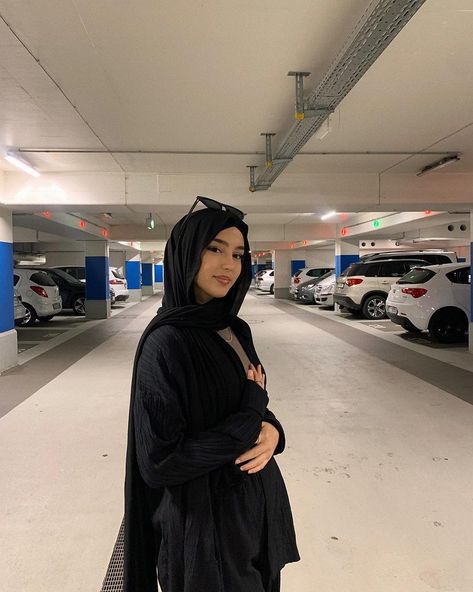 Aesthetic Muslim Outfits, Baddie Lifestyle, Dress Muslimah, Fashion Hijab Style, Muslim Outfits Casual, Hijab Aesthetic, Hijabi Aesthetic, Muslim Women Hijab, Muslim Fashion Dress