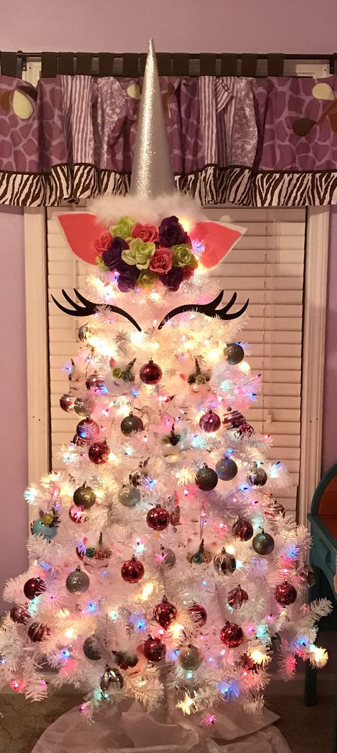 Unicorn Christmas Tree Themed Christmas Tree Ideas, Unicorn Christmas Tree, Mermaid Christmas Tree, Diy Christmas Decorations Dollar Store, Adult Christmas Party, Dollar Tree Christmas Decor, Themed Christmas Tree, Unicorn Christmas, Christmas Tree Decorating Themes