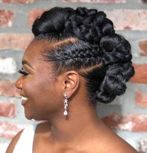 Braided Mohawk for Black Women Braided Homecoming Hairstyles, Black Hair Bun, Braided Mohawk, High Bun Hairstyles, Black Hair Updo Hairstyles, Low Bun Hairstyles, Mohawk Braid, Updo Styles, Mohawk Hairstyles