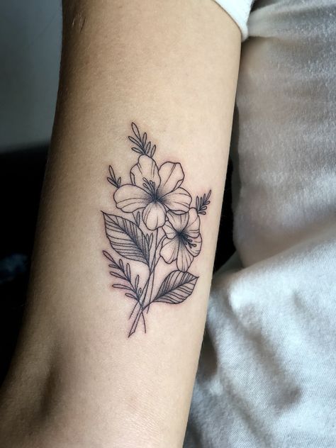 Hawaii Tattoo Small Hawaiian Flowers, Hibiscus Bouquet Tattoo, Leilani Flower Tattoo, Leilani Tattoo, Small Hawaiian Flower Tattoos, Hawaii Flower Tattoos, Hibiscus Tattoos, Tropical Flower Tattoos, Hawaii Tattoo