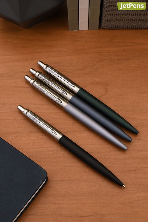 7% larger than the standard Jotter, the Parker Jotter XL Ballpoint Pen is perfect for bigger hands and makes a great Father's Day gift. Parker Jotter Pens, Pen Pictures, Clean Girl Style, Aesthetic Pens, Project Journal, Parker Pens, Symbol Of Knowledge, Stationary Accessories, Parker Jotter