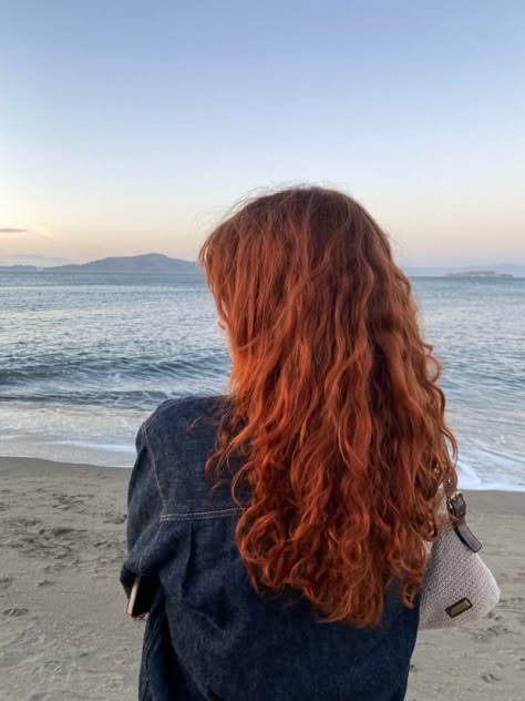 Red Head Character Inspiration, Red Hair Aesthetic Natural, Curly Ginger Hair Aesthetic, Ginger At The Beach, Red Hair Beach Aesthetic, Curly Red Head Aesthetic, Wavy Red Hair Aesthetic, Redhead Woman, Morning Hair