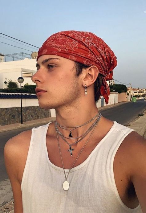 Summer Vintage Outfits, Bandana Outfit, Festival Outfits Men, Bandanas Men, Fest Outfits, Bandana Styles, Mens Outfit Inspiration, Bandana Hairstyles, Men Fashion Casual Outfits