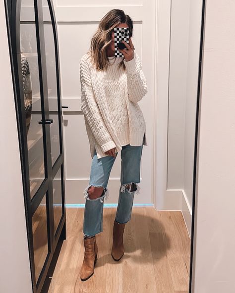 2024 Outfit Ideas For Women, Target Sweater Outfit, 2023 Women’s Style, Chic Engagement Photo Outfits, Cozy Corporate Outfits, Comfortable Winter Outfits Casual, Jean And Sweater Outfits, Denver Colorado Winter Outfits, Casual Winter Work Outfits For Women