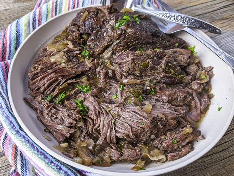 Easy Ninja Foodi Roast Beef Ninja Foodi Roast, Top Round Roast Recipe, Bottom Round Roast Recipes, Beef Shoulder Roast, Pressure Cooker Roast, Rump Roast Recipes, Beef Rump Roast, Italian Beef Recipes, Air Fryer Ninja