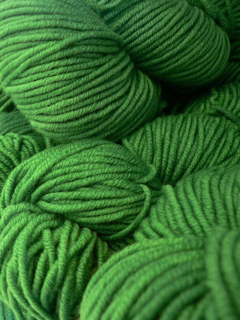 Green | Grün | Verde | Grøn | Groen | 緑 | Emerald | Colour | Texture | Style Green Yarn, Prime Colors, Green Inspiration, Green Things, Green Collection, Simple Green, Green Life, Colour Board, Green Day