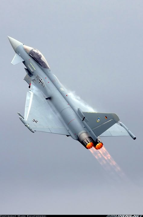 Eurofighter Typhoon, Jet Fighter Pilot, Stealth Aircraft, Airplane Fighter, Military Airplane, Air Fighter, Military Jets, Jet Aircraft, Aircraft Pictures