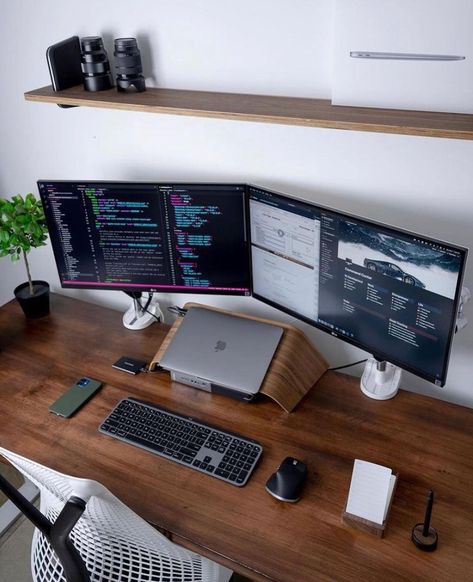 Multiple Screen Desk Setup, Two Screen Desk Setup, Manager Desk, Dream Setup, Dual Monitor Setup, Work Setup, Desktop Setup, Desk Goals, Custom Pc