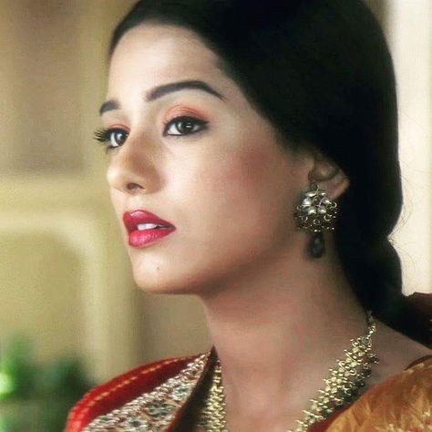 Vivah Movie, Amrita Rao, 90s Bollywood Aesthetic, Bridal Jewellery Inspiration, Bollywood Outfits, Beautiful Photoshoot, Vintage Bollywood, Indian Bridal Makeup, Indian Aesthetic