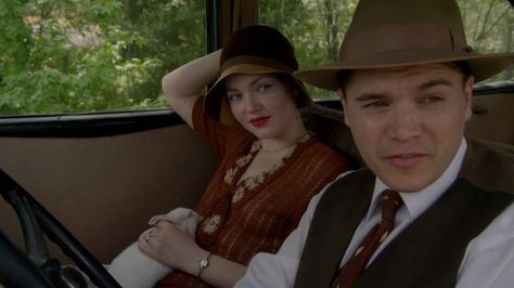 Holliday Grainger and Emile Hirsch play Bonnie Parker and Clyde Barrow in the 2013 miniseries "Bonnie & Clyde": http://www.dvdizzy.com/bonnieandclyde-2013.html Bonnie And Clyde 2013, Holliday Grainger, Bonnie Parker, Keep Quiet, Bank Robbery, Broken Arm, Wardrobe Sets, Bonnie Clyde, Bonnie N Clyde