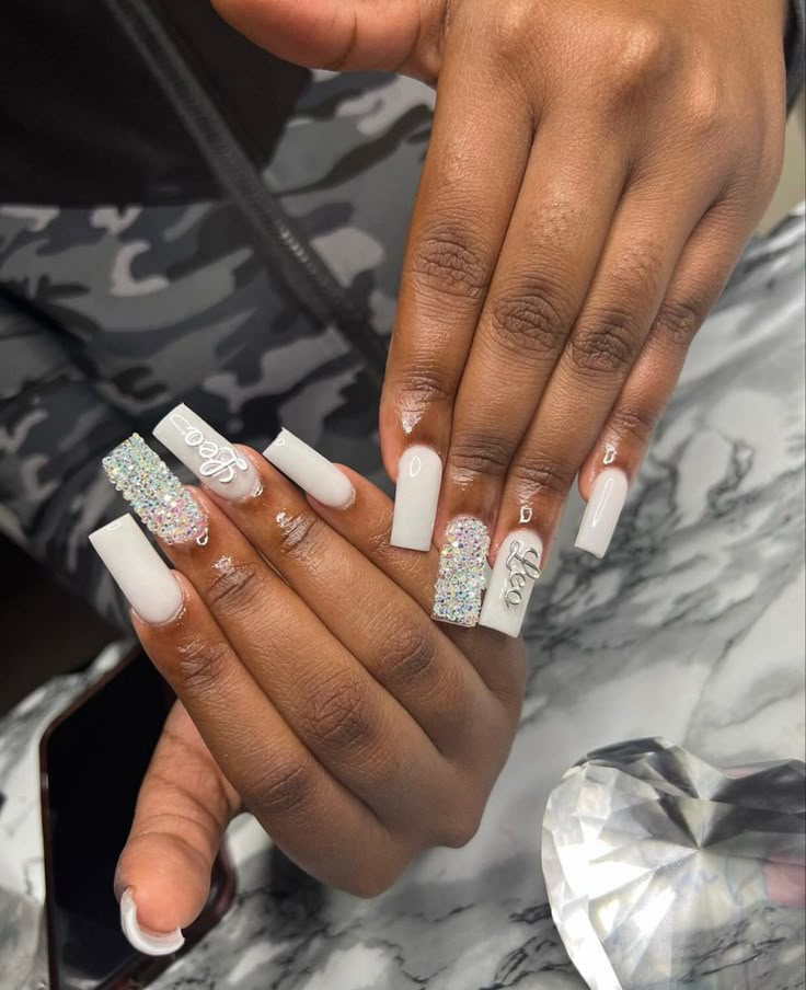 Birthday Queen Nail Designs, Zodiac Nails Designs Leo, Cute Sweet 16 Nail Ideas, Nail Idea Birthday, Acrylic Nails Zodiac Sign, Simple But Cute Birthday Nails, Virgo Birthday Nails Designs, Nails For 22nd Birthday, Cute White Birthday Nails