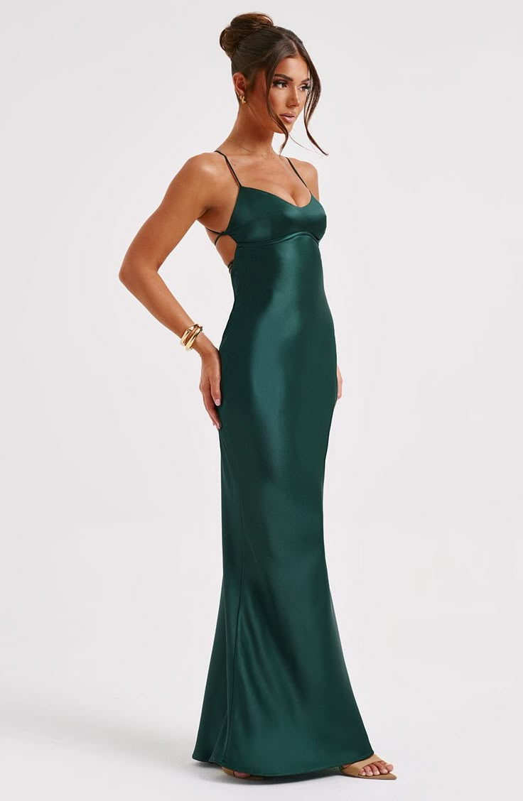 Backless Prom Dresses Green, Deep Green Formal Dress, Slim Fit Maxi Dress, Jewel Toned Dresses Formal, Mil Ball Dresses, Prom Dresses Silk Satin, Prom Dresses For Olive Skin Tone, Green Prom Dress Light, Bridesmaids Dresses Emerald Green