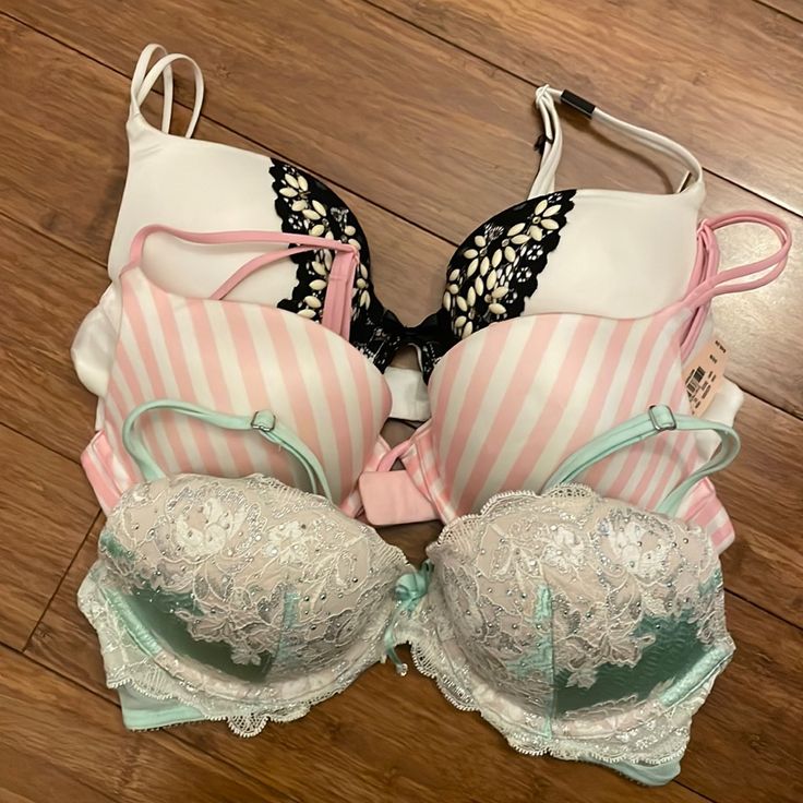 Nwt White And Pink. Nwot Green 36b Pricing Firm As Its About 200$ Retail Cute Bras Push Up, 2000s Workout, 2000s Outfit, Christmas Fits, Pretty Bras, Vs Bras, Trashy Y2k, Cute Bras, Seductive Clothes