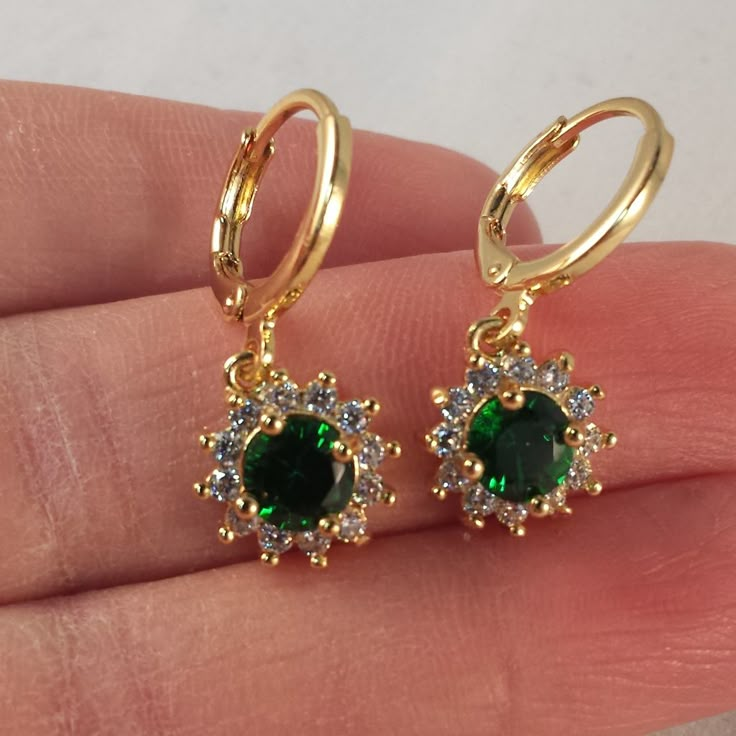 Emerald Green Accessories, Emerald And Gold Earrings, Green Cubic Zirconia Flower-shaped Jewelry, Flower Shaped Halo Jewelry For Gift, Flower Shaped Halo Jewelry As Gift, Gold And Green Earrings, Eyebrow Jewelry, Gold Wedding Theme, Earrings Sparkle