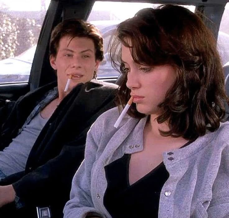 Jd And Veronica, Jason Dean, Heathers Movie, 90s Grunge Hair, The Heathers, Veronica Sawyer, Heathers The Musical, Christian Slater, New Retro Wave