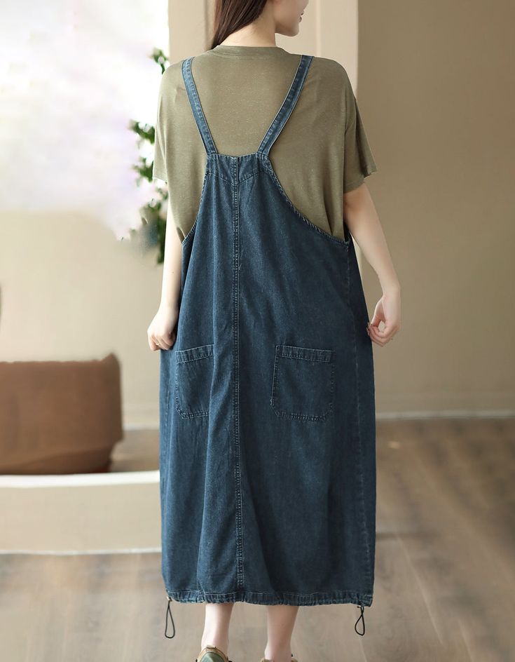 Features: 
 Item: Denim Dress 
 Gender: Women 
 Material:Denim 
 Process:Stitching 
 Gender: Women 
 Color:Blue 
 Size: L, XL 
 
 
 Size 
 Length(cm) 
 Bust(cm) 
 Hip 
 Shoulder 
 
 
 L 
 111-120 
 106 
 122 
 / 
 
 
 XL 
 112-121 
 108 
 124 
 / Casual Denim Dress, Bishop Sleeve, Loose Shorts, U Neck, Midi Dress Sleeveless, Casual Denim, Dress For Women, Hip Length, Mid Length