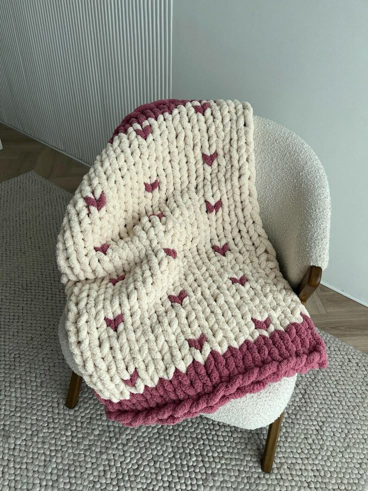 DIY Heart Blanket Video Tutorial Create a Cozy, Personalized Gift Full of Love With Easy, Step-by-step Guidance, Hand Knit Blanket Pattern - Etsy Poland Hand Knit Heart Pillow, Hand Knit Blanket Pattern, Velvet Yarn Crochet Patterns, Heart Crochet Blanket, Heart Blanket Crochet Pattern, Hand Knitted Blanket, Knot Blanket, Knit Blanket Pattern, Crochet Heart Blanket