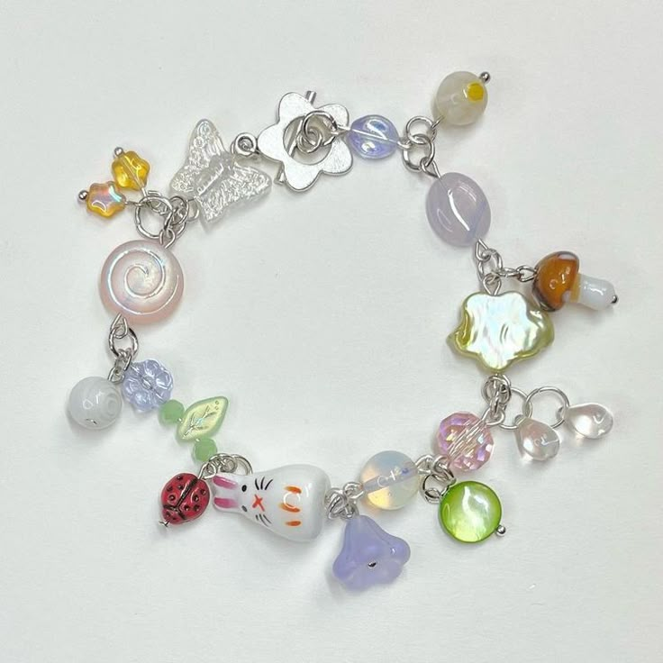 Beatopia Bracelet, Pretty Jewelry Necklaces, Keychain Ideas, Bracelet Inspo, Jewelry Accessories Ideas, Funky Jewelry, Cute Accessories, Beaded Bracelets Diy, Pretty Jewelry