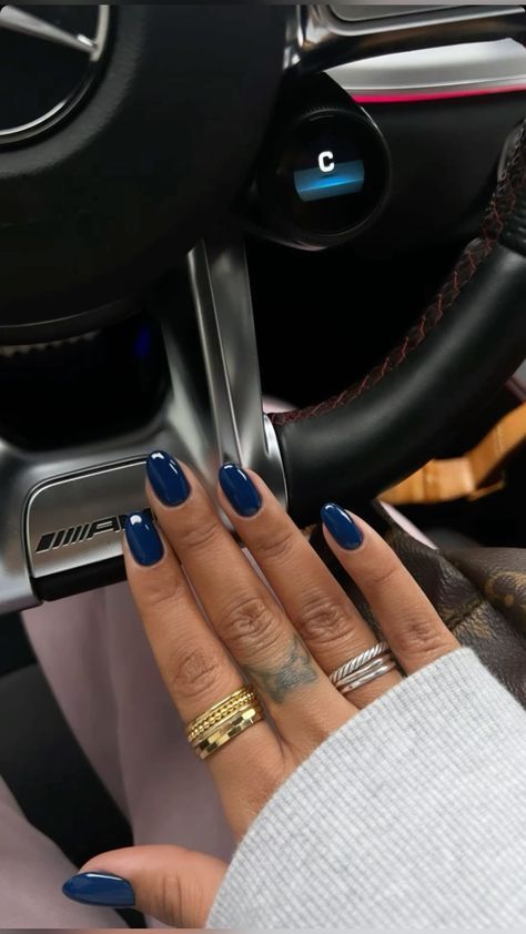 Shellac Nail Inspiration, Simple Almond Dip Nails, Round Nails Colors, Nail Inspo Fall Almond, Fall Color Nails Dip, Gel Shellac Nails Summer, Dip Nail Ideas Blue, Almond Solid Color Nails, Nailspo Almond