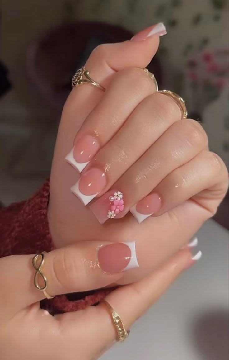 Sweet 17, Nails Coffin Short, Girly Acrylic, Girly Acrylic Nails, French Tip Acrylic Nails, Acrylic Nails Designs, Work Nails, French Acrylic Nails, Classy Acrylic Nails