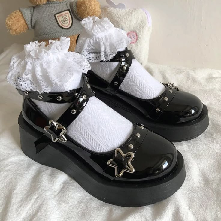 Mary Shoes, Emo Shoes, Harajuku Shoes, Shoes Preppy, Goth Platforms, Shoes Star, Mary Jane Platform Shoes, Gothic Shoes, Dr Shoes